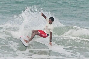 Unclassified image, 2 of 14, button