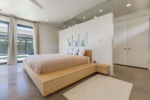4 bedrooms, iron/ironing board, free WiFi, bed sheets - Sol House: Private Pool/Hot Tub + Roof Top Deck + Golf (Hurricane)