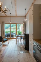 Apartamento (incl. 88 Euro Cleaning Fee) | Cozinha privada | Chaleira elétrica, torradeira