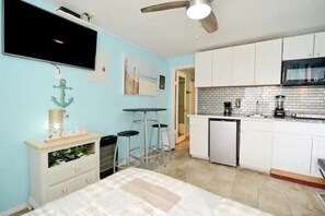 1 bedroom, WiFi, bed sheets - Pet Friendly Couples Retreat w/ Partial Ocean View & Pool (North Myrtle Beach)