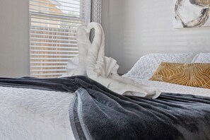 4 bedrooms, iron/ironing board, WiFi, bed sheets