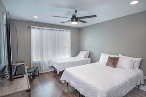 3 bedrooms, iron/ironing board, WiFi