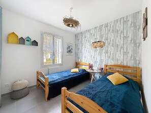 3 chambres, fer et planche à repasser, Wi-Fi gratuit