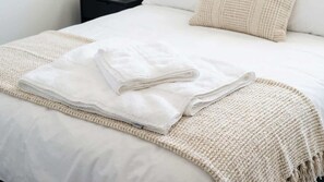 2 chambres, fer et planche à repasser, Wi-Fi, draps fournis