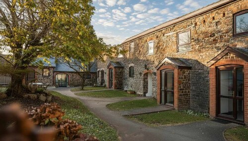 Cozy 2-Bed Country Cottage Near Bude