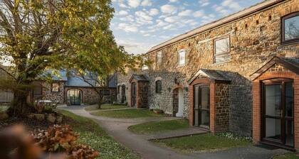 Cozy 2-Bed Country Cottage Near Bude