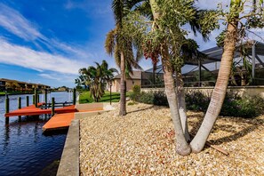 Property grounds - Villa Sea Star Dream House -SW with Gulf Access (Cape Coral)