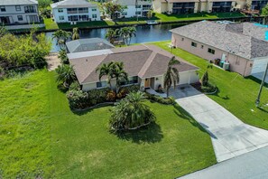 Exterior - Villa Sea Star Dream House -SW with Gulf Access (Cape Coral)