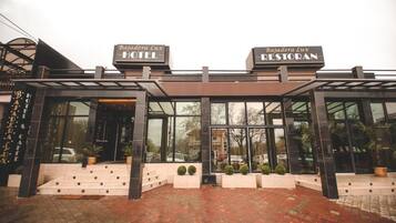 المنشأة من الخارج