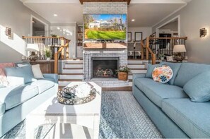 Smart TV, fireplace
