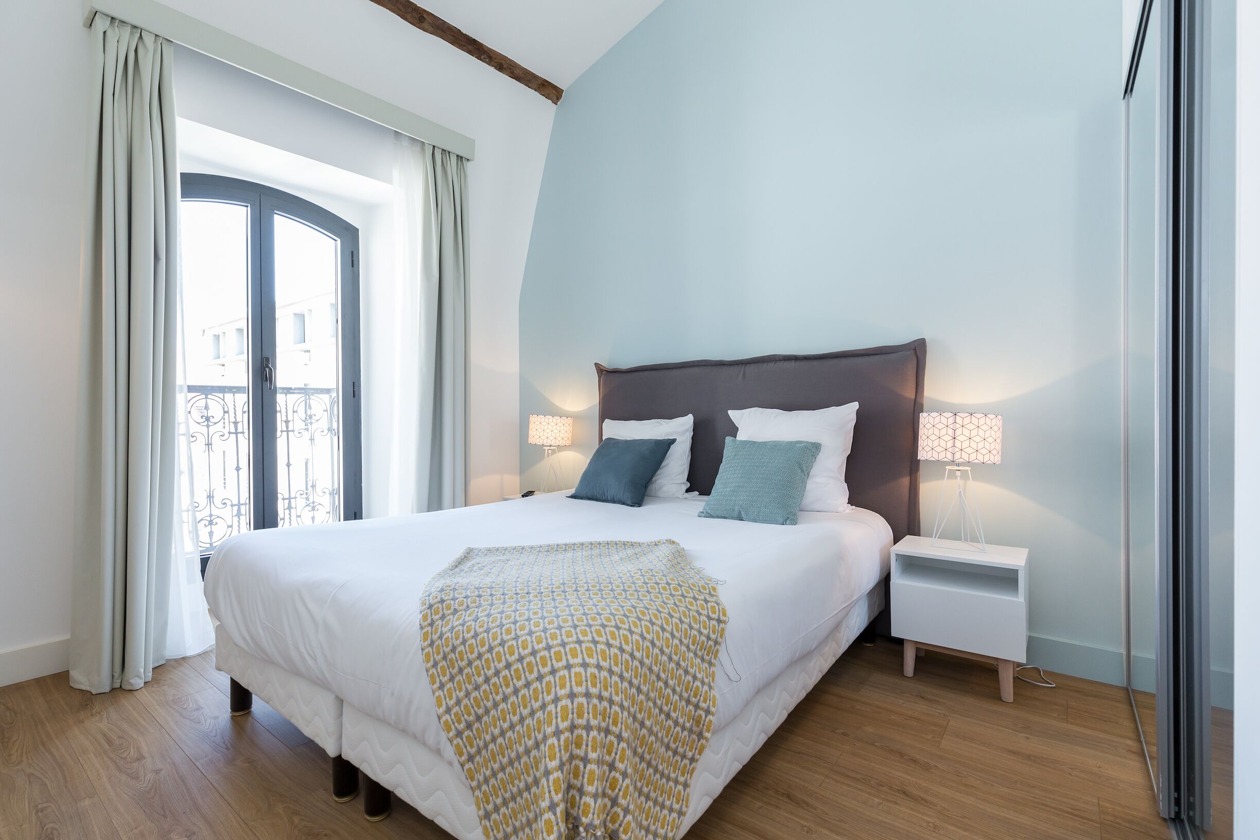 2 bedrooms, iron/ironing board, bed sheets