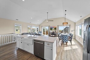 Interior - Oceanview Dog Friendly Home in Frisco with Grill, Smart TVs, Nearby Beach Access (Frisco)