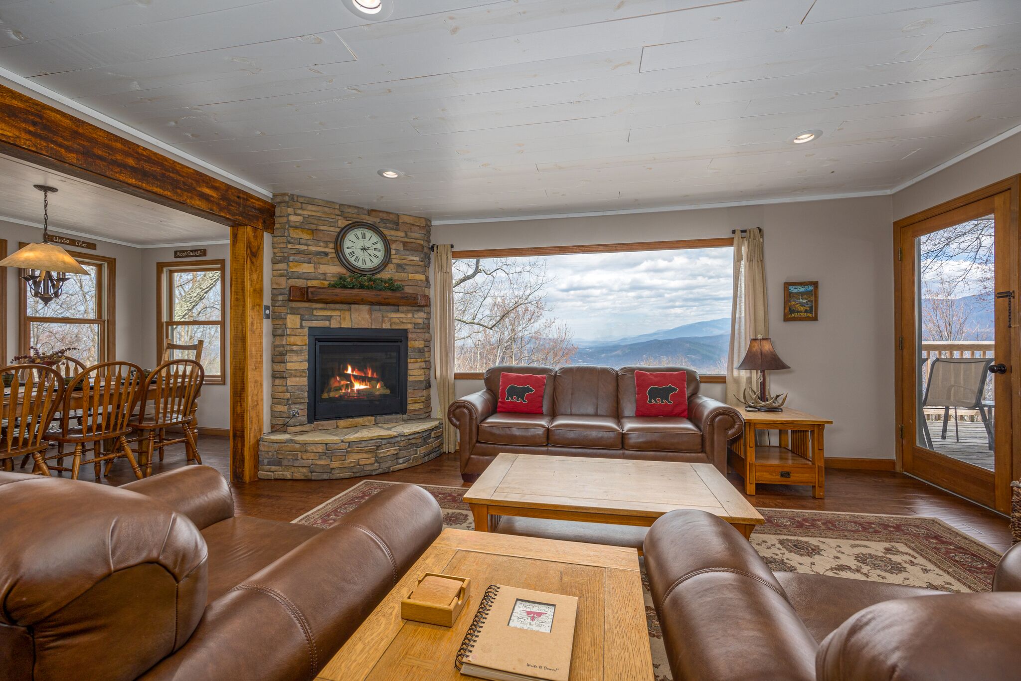 Free Attractions, Hot Tub, Views, Close to Downtown Gatlinburg