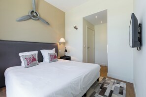 3 bedrooms, iron/ironing board, Internet, bed sheets