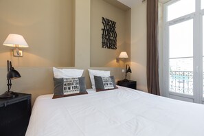 3 bedrooms, iron/ironing board, Internet, bed sheets