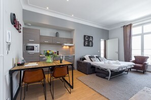 2 chambres, fer et planche à repasser, draps fournis