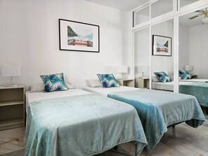 2 bedrooms, iron/ironing board, travel cot, free WiFi