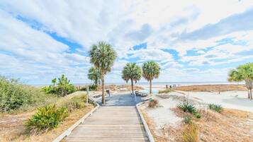 Sun-loungers, beach towels