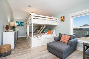 4 bedrooms, free WiFi, bed sheets