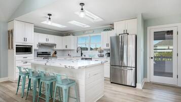 Fridge, microwave, dishwasher, coffee/tea maker