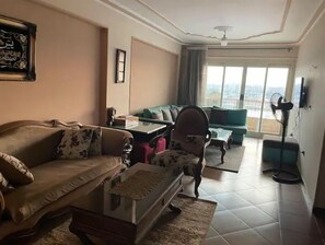 TV - Nile view apartment in Maadi Cairo (Al Maadi)