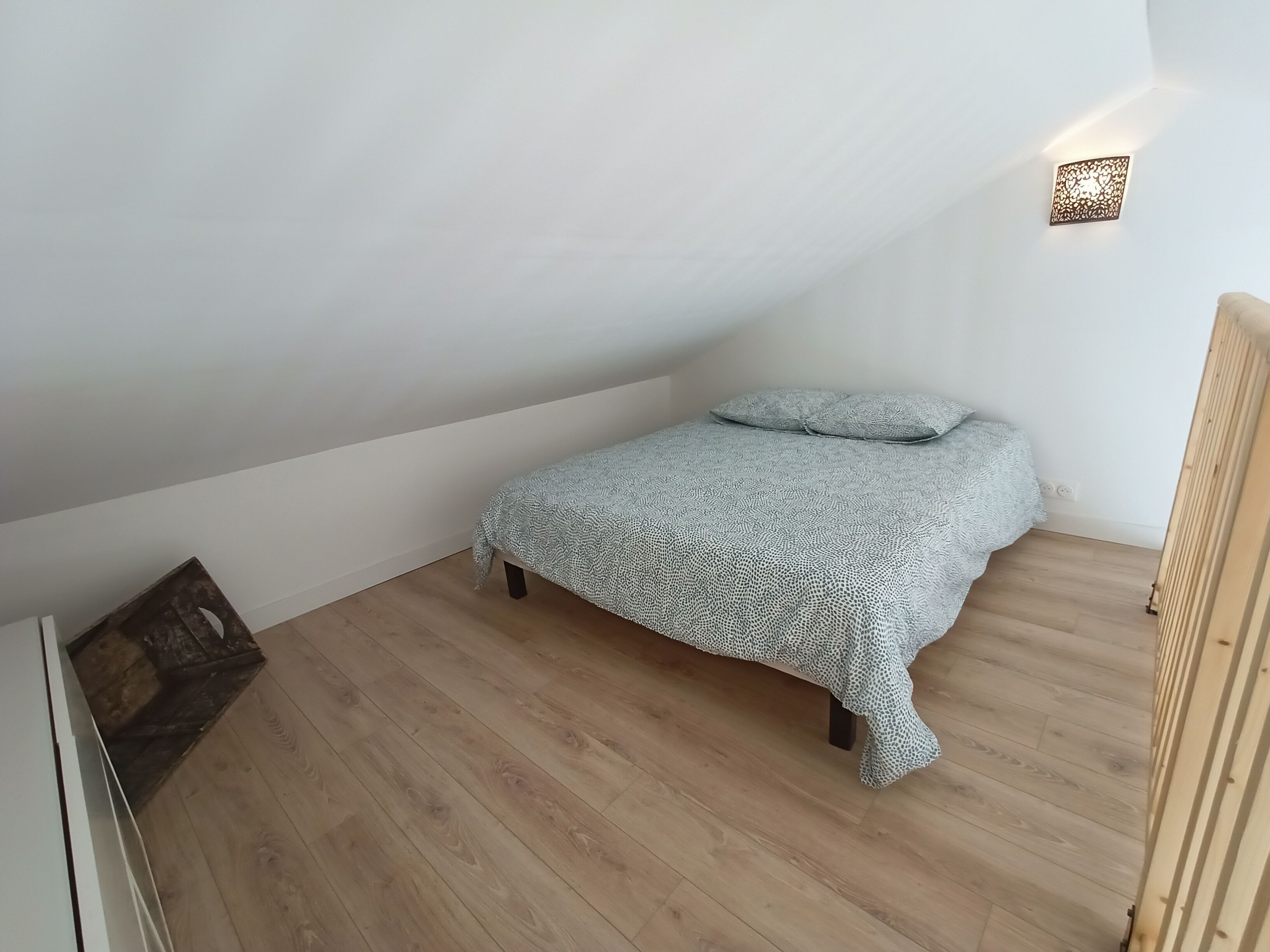 1 chambre, fer et planche à repasser, lit parapluie, Wi-Fi gratuit