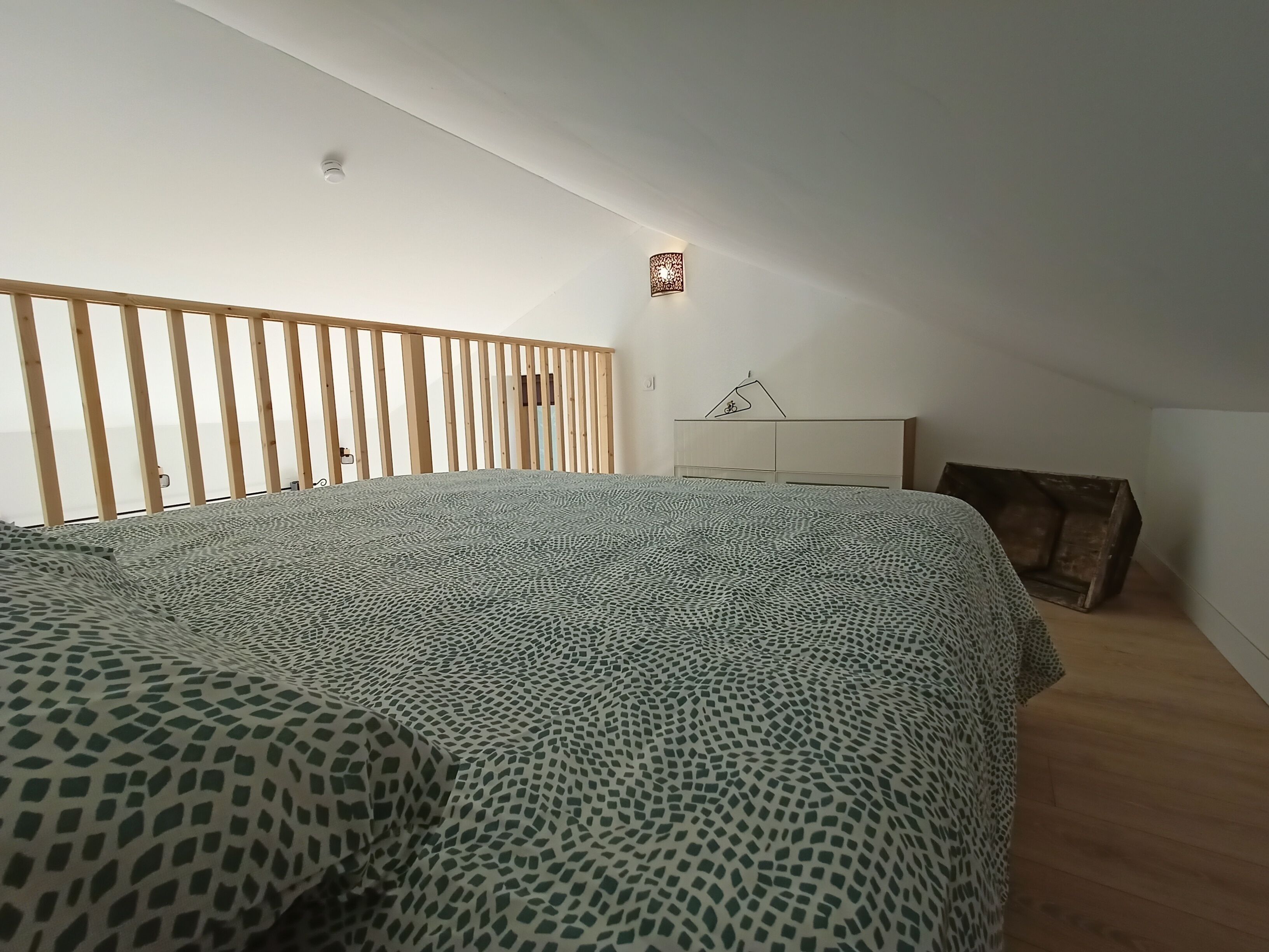 1 chambre, fer et planche à repasser, lit parapluie, Wi-Fi gratuit