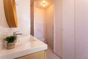 Shower, hair dryer