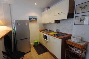 Fridge, microwave, coffee/tea maker, cookware/dishes/utensils - Palais Rouaze/ Beg4012/ 2P (Cannes)