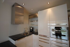 Fridge, microwave, coffee/tea maker, electric kettle