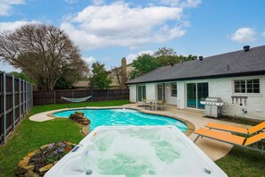 Outdoor pool, pool loungers