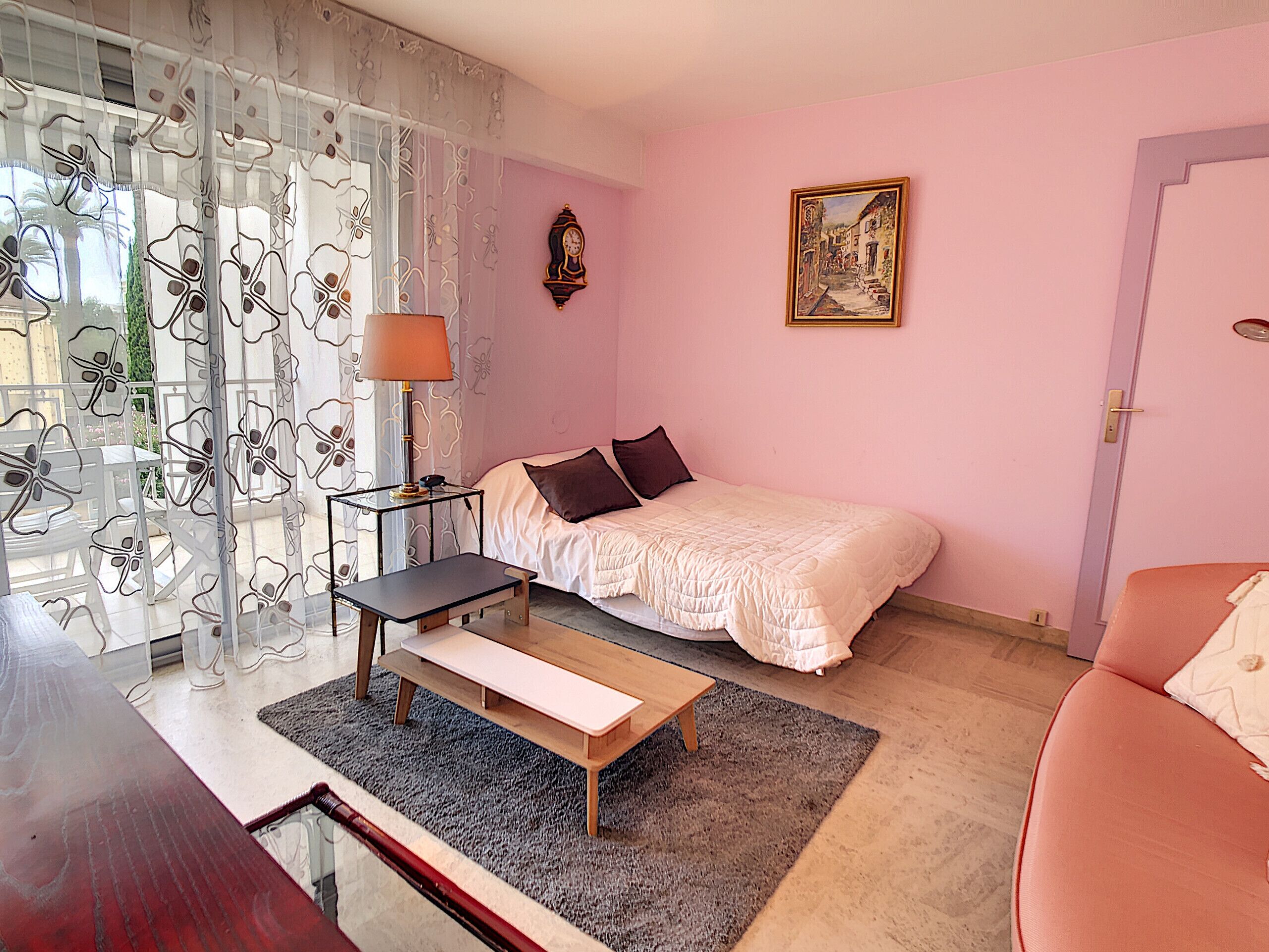 1 chambre, fer et planche à repasser, Wi-Fi gratuit