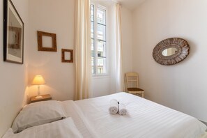 2 bedrooms, iron/ironing board, free WiFi, bed sheets