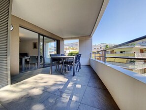 Outdoor dining - Ref. 268062 (Cannes)