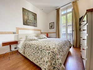 2 soverom, strykejern/-brett og wi-fi (inkludert)