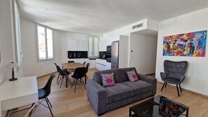 TV - Ref. 395904 (Cannes)