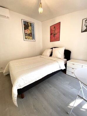 2 bedrooms, iron/ironing board, bed sheets