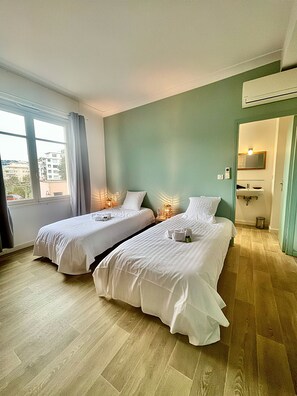 3 chambres, fer et planche à repasser, Wi-Fi gratuit, draps fournis