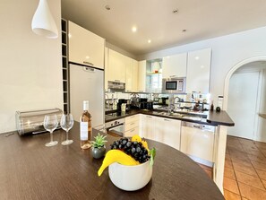 Fridge, microwave, oven, dishwasher