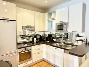 Fridge, microwave, oven, dishwasher