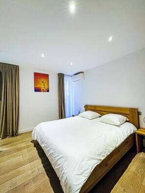 3 chambres, fer et planche à repasser, Wi-Fi gratuit, draps fournis