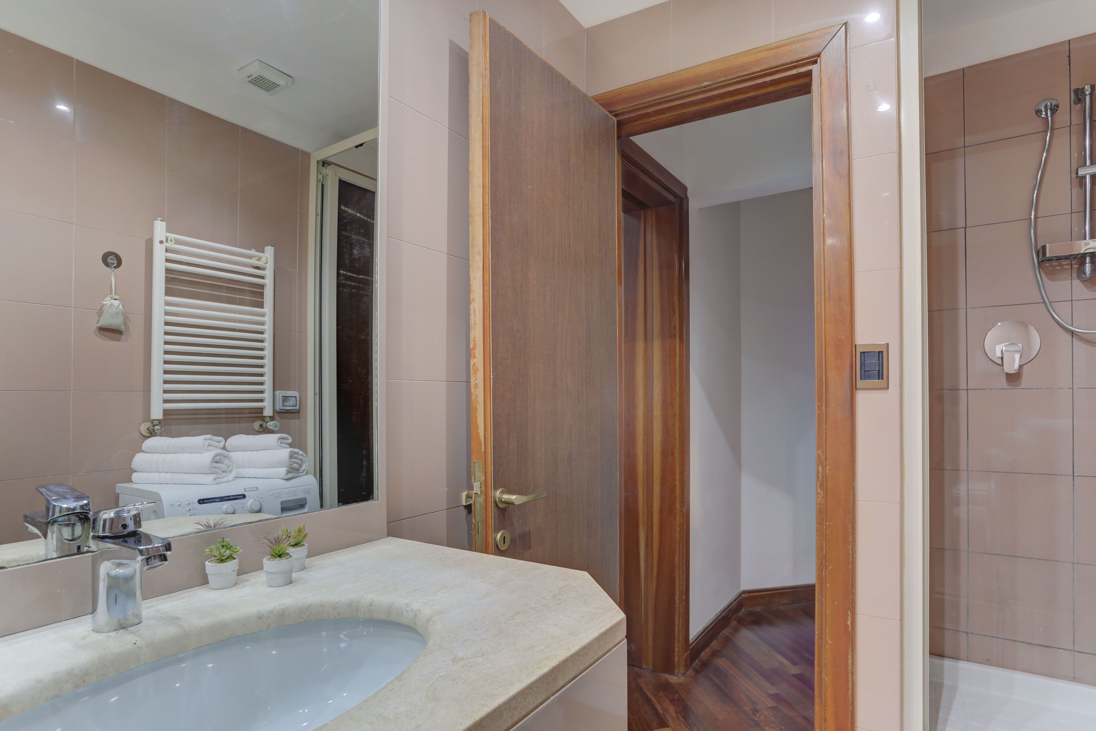 อพาร์ทเมนท์ | ห้องน้ำ | ฝักบัว, ของใช้ในห้องน้ำฟรี, ไดร์เป่าผม, โถสุขภัณฑ์แบบบิเดท์