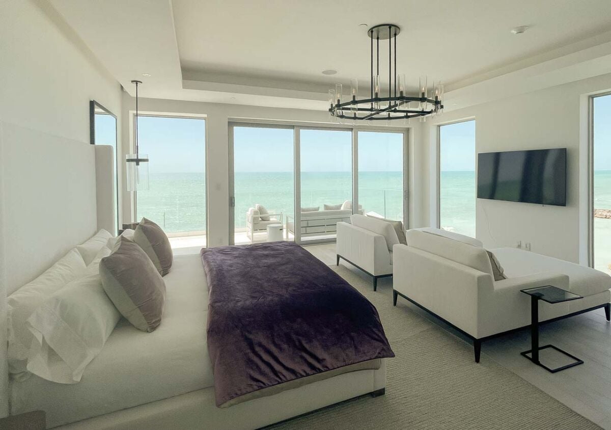 Kondo Mewah | Seprai premium, selimut bulu angsa, dan didekorasi berbeda-beda