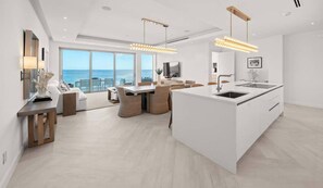 Luxury Condo | In-room dining - Palm Cay Marina, Resort & Spa (Nassau)