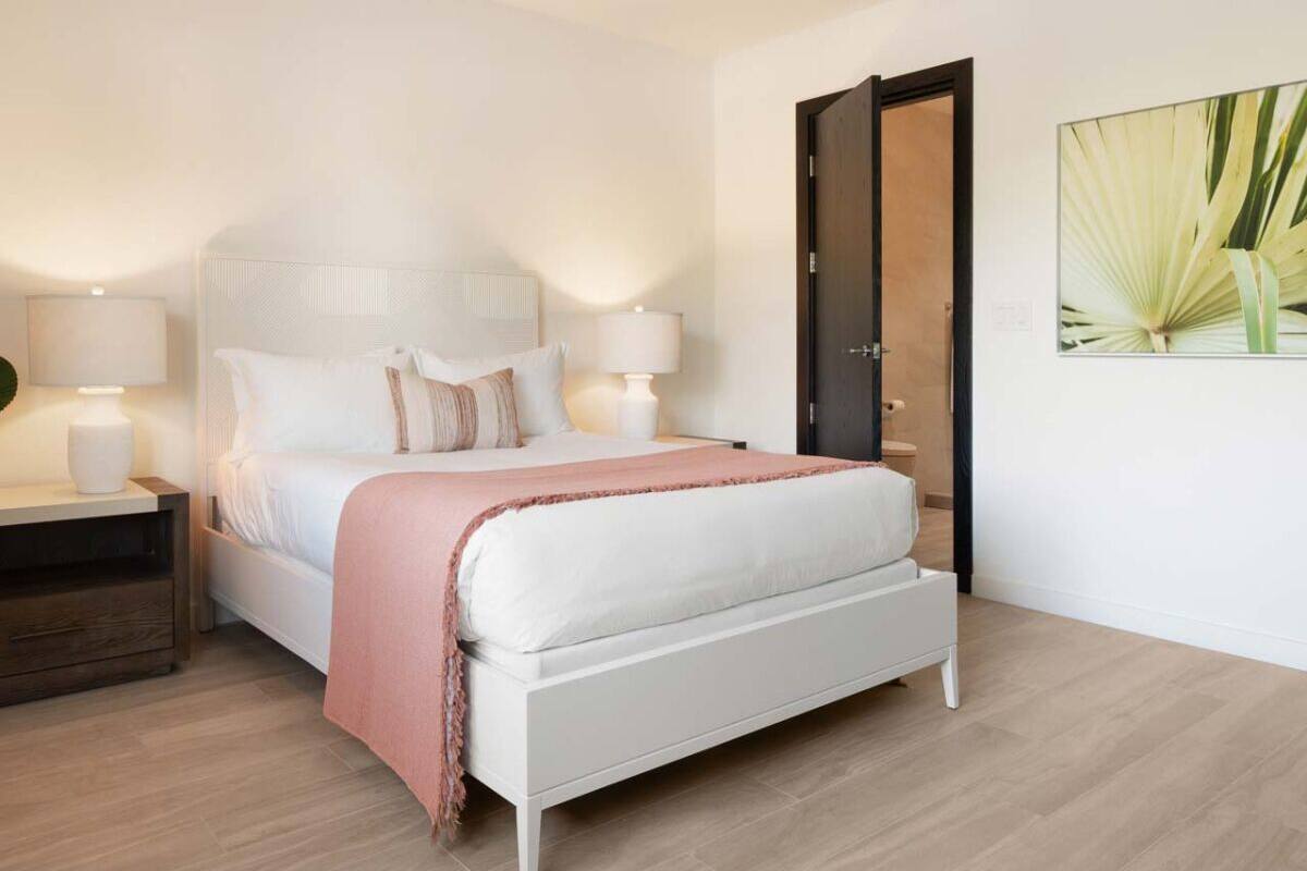 Deluxe villa, 3 slaapkamers, 2 badkamers, uitzicht op jachthaven | Luxe beddengoed, donzen dekbedden, een strijkplank/strijkijzer