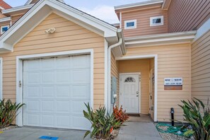 Exterior detail - Kia Ora Casita 10 Minute Walk To Beach (Port Aransas)