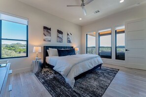 6 bedrooms, iron/ironing board, Internet, bed sheets