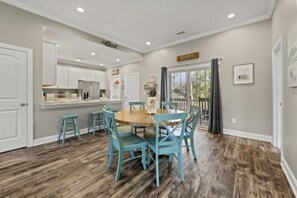 Dining - Shorely Blessed 4BR House in Ocean Dr. (North Myrtle Beach)