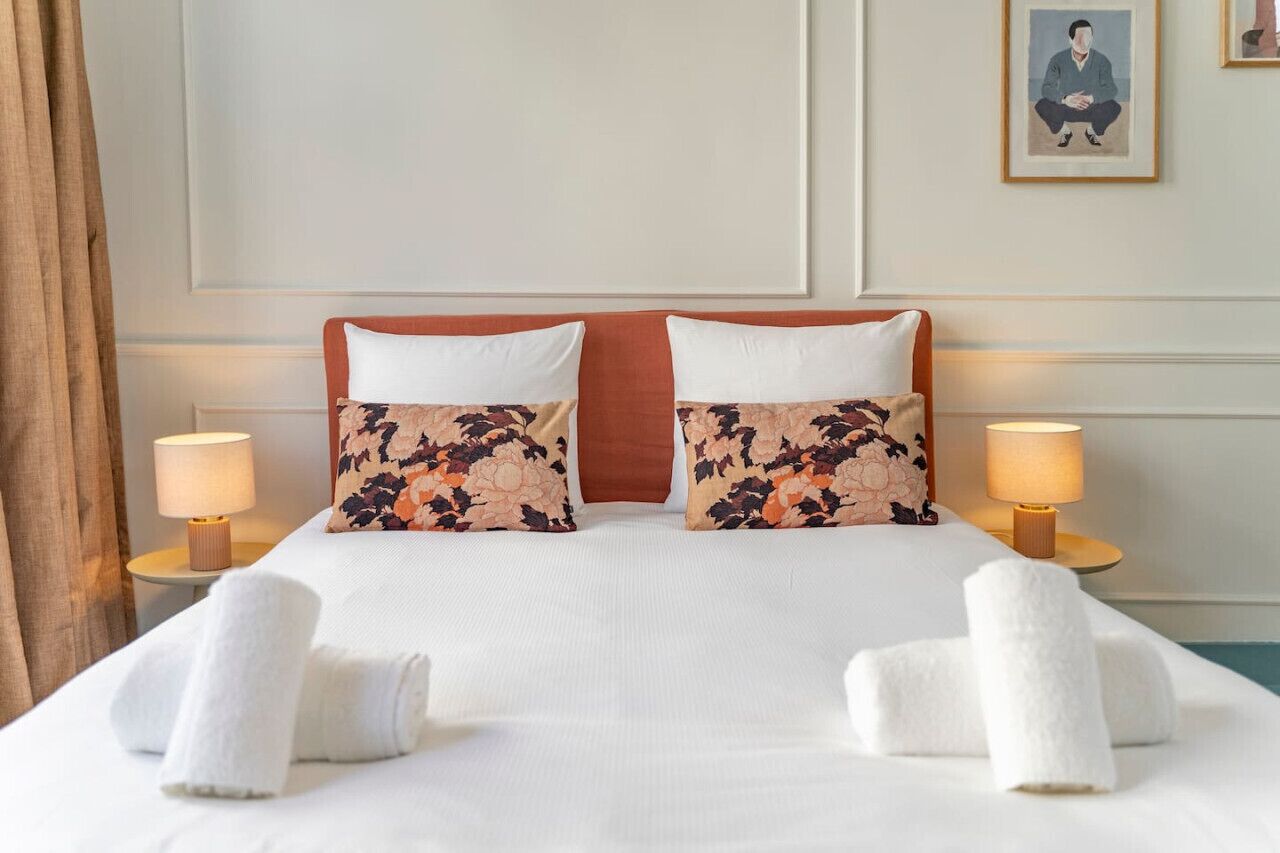 2 Schlafzimmer, Schreibtisch, schallisolierte Zimmer