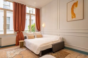 2 slaapkamers, een bureau, geluiddichte muren